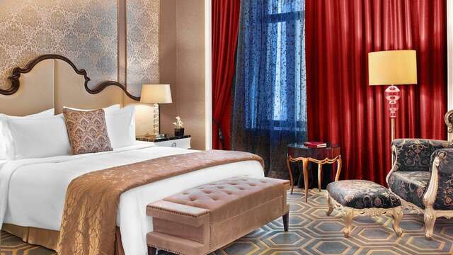 Гостиница The St. Regis Москва Никольская Москва-102